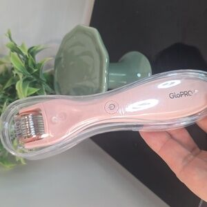 Beautybio GloPRO Microneedling Tool in Pink